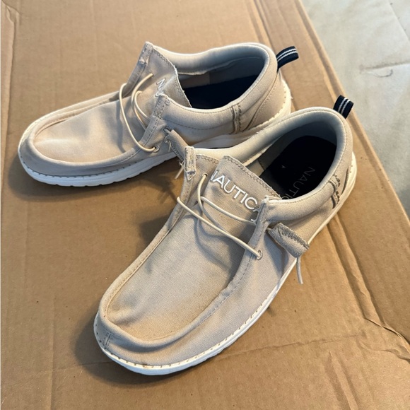 Nautica Slip On Shoes - Picture 3 of 4